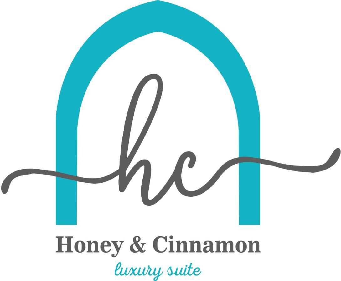 Honey & Cinnamon Luxury Suite Naxos City エクステリア 写真